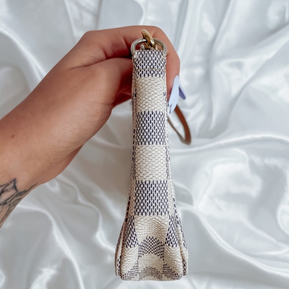 ✨SOLD✨ Louis Vuitton Damier Azure Pochette - Picture 5 of 12